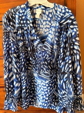 Chico's Blue and White Abstract Printed V-Neck Tunic